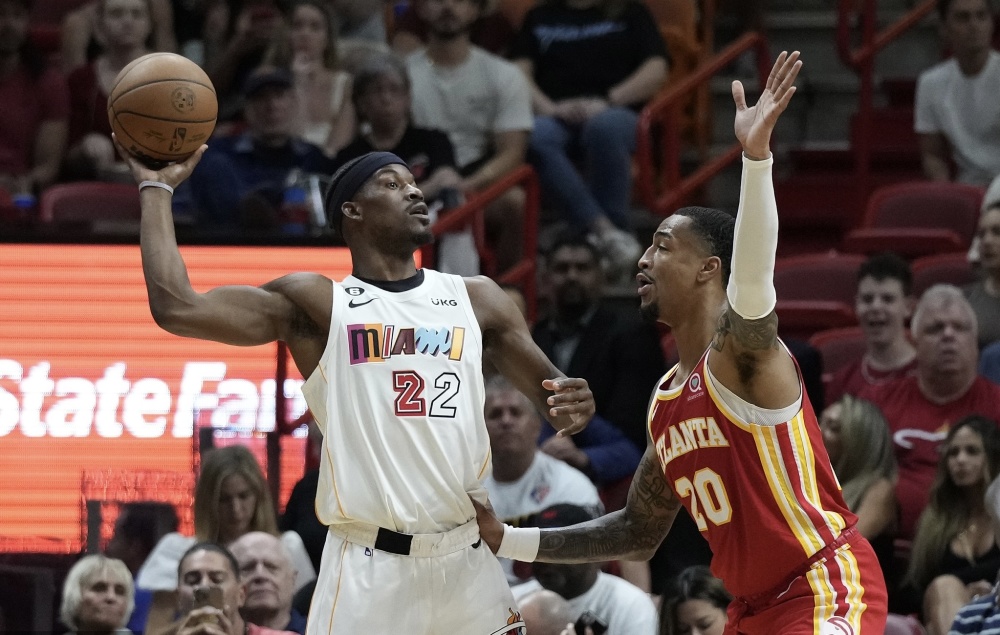  特雷杨28+14，老鹰送黄蜂五连败  