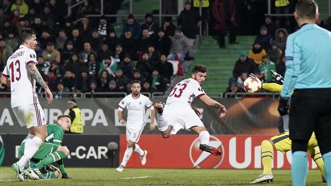  国际米兰防线漏洞频现，连续失球敲响警钟  